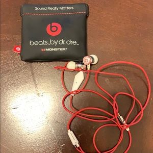 Beats by Dre earbuds never used